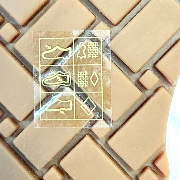 Kurt Geiger London Quilted Leather/Nylon Sneaker - New Condition - Size 39 - Picture 14 of 15